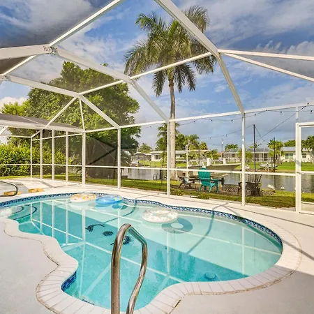 Canal-Front Getaway With Grill In Cape Coral!